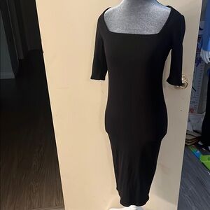 Black Sheath Dress with Square Neck and 3/4 Sleeves